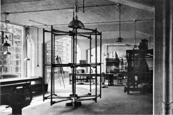 The weaving workshop, 1927 - 2.jpg